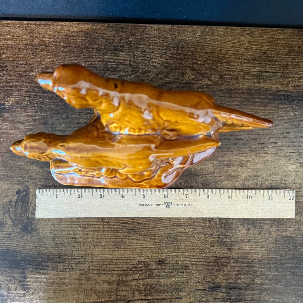 Golden Retrievers Pointing Figurine - Picture 9 of 14